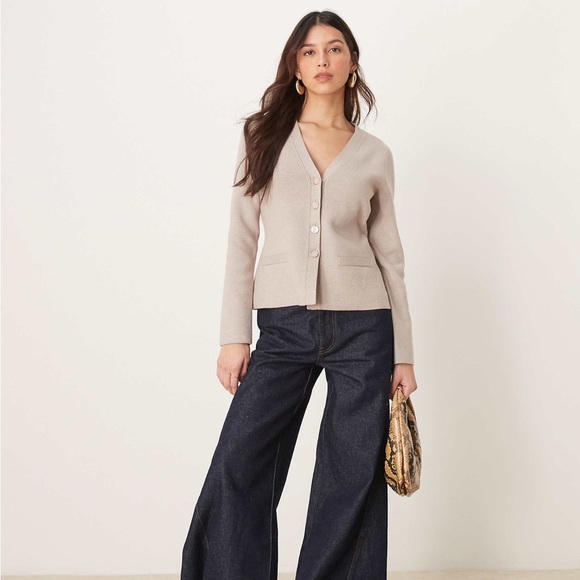 Abercrombie and Fitch luxeloft skimming cardigan - Picture 3 of 8